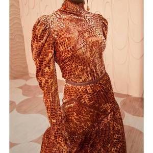 NEW ULLA JOHNSON althea turtleneck sweater in sienna